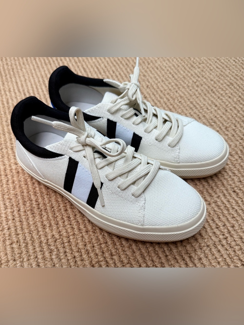 NWOT Rothy's The Women's RS02 White Canvas Sneakers with Black Trim size 7 - Picture 1 of 12
